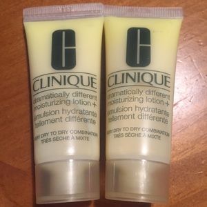 2 CLINIQUE Dramatically Different Moisture Lotions